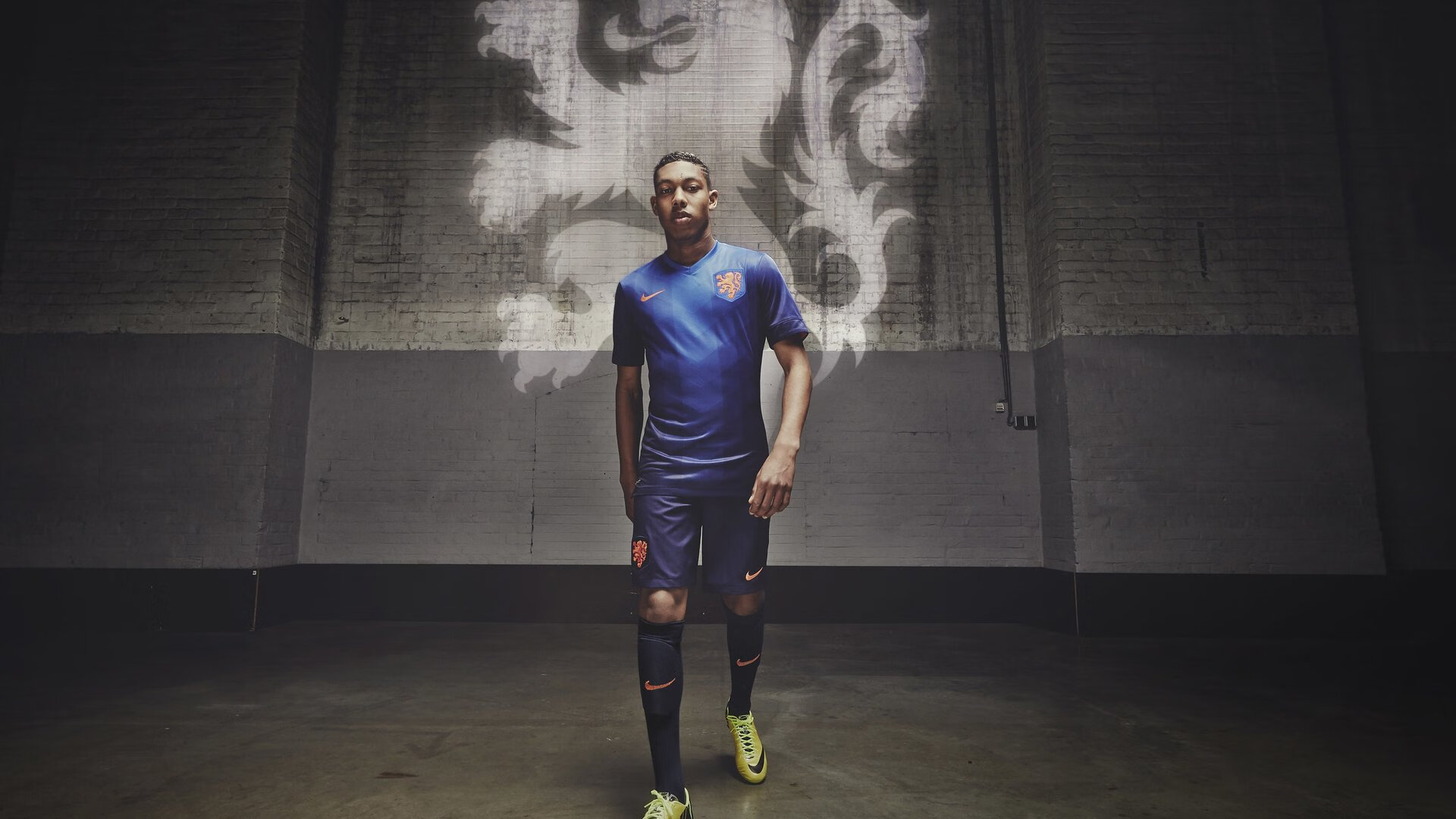 _魔术在主场爆发，逆转取胜_，魔术出场动作