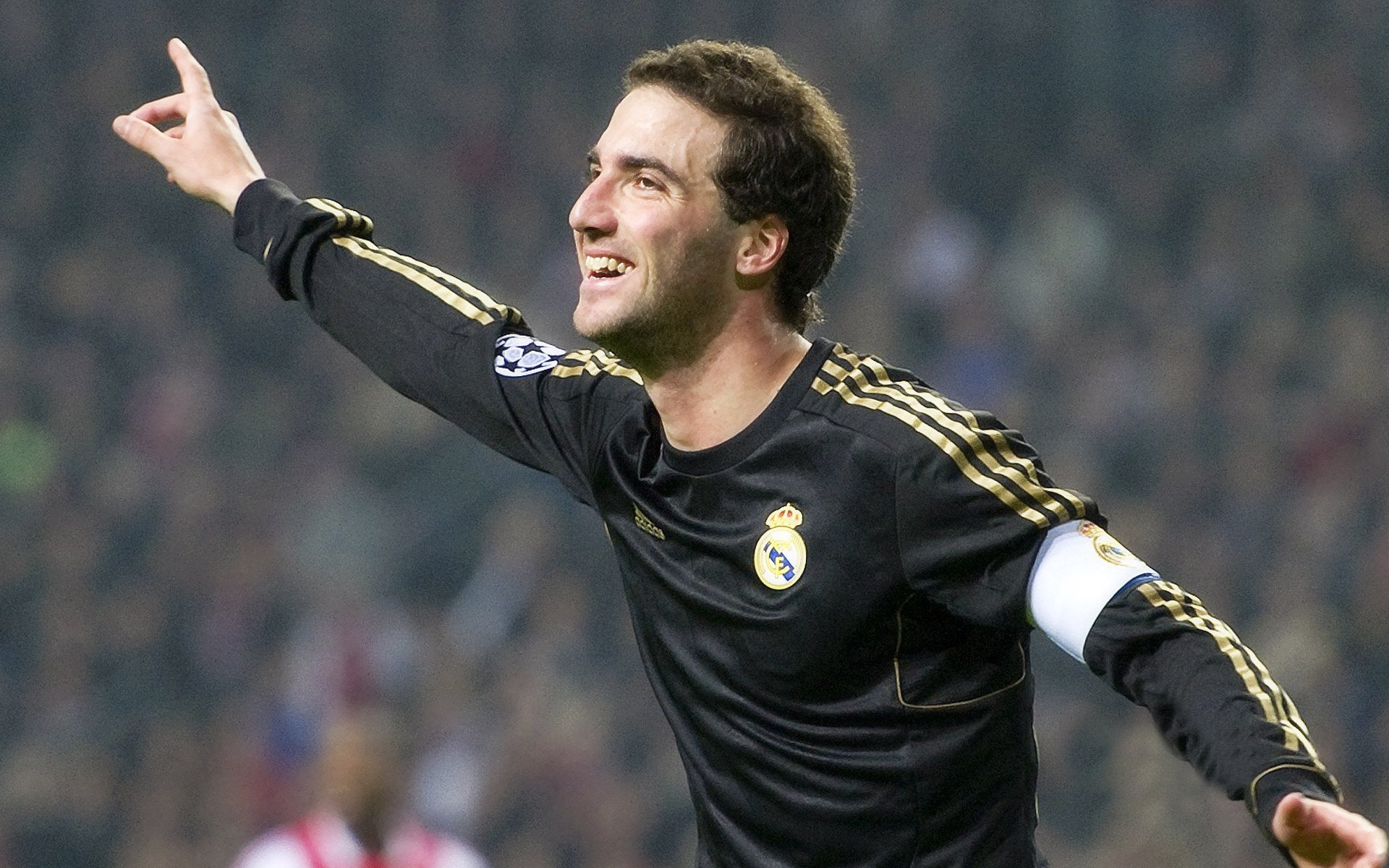 开云中国大陆-阿根廷超级杯决赛悬念丛生，梅西前队友建功，阿根廷球队梅西